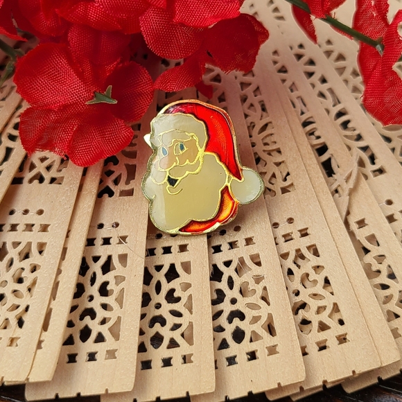 Unique Vintage Jewelry - Unique Vintage Santa Claus Pin - Red and Gold